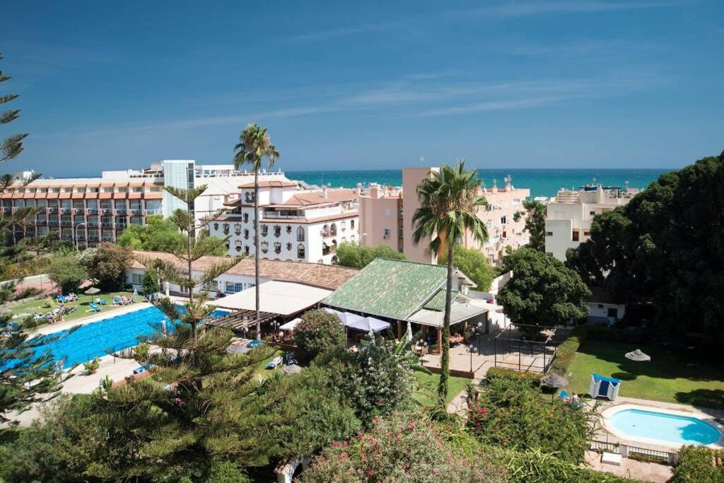 Carihuela Palace Torremolinos Exterior photo